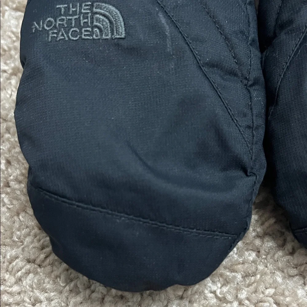The North Face Black Youth Mittens - Insulated Winter Gloves sz M